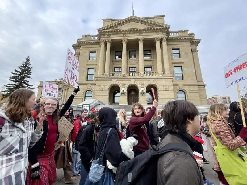 Alberta Students Rally in Solidarity With Teachers, Decry Disability Program Cuts Outside Legislature