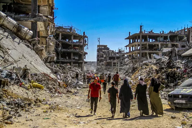 Gaza's Exhausting Banknote Restoration Effort Continues Amid Ruins