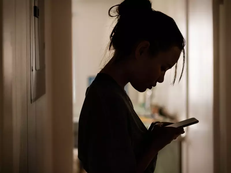 Is Oversharing After a Breakup Actually Healthy?