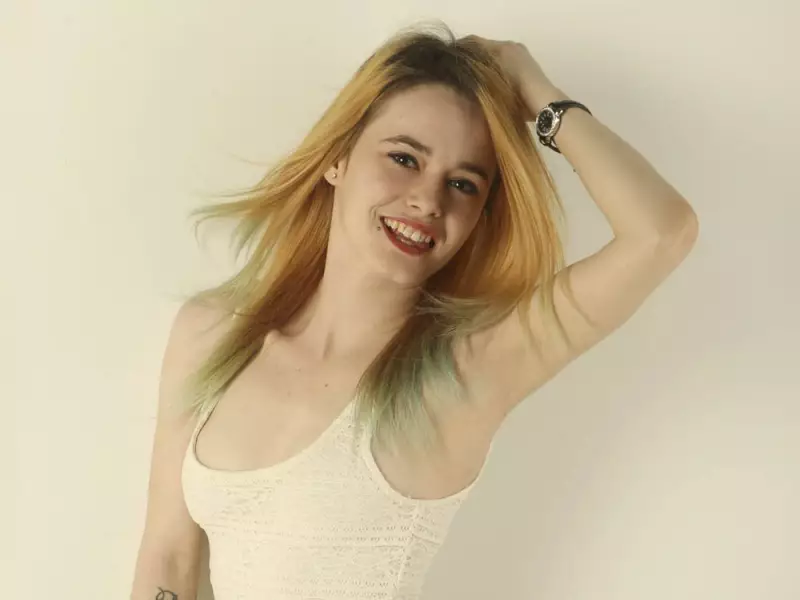 Meet Tabatha: Toronto Sun's SUNshine Girl with Pet Lizard