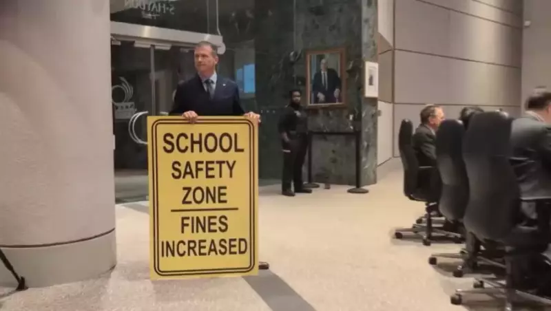 Ottawa's New School Zone Signs Don't Fit Existing Poles