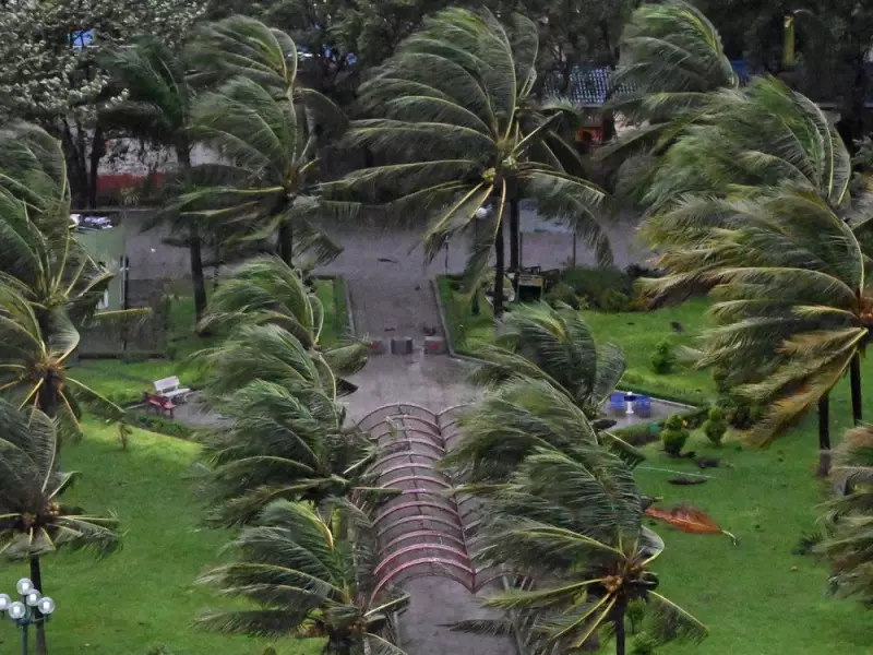 Philippines Reels as Typhoon Death Toll Surpasses 140, Storm Now Threatens Vietnam