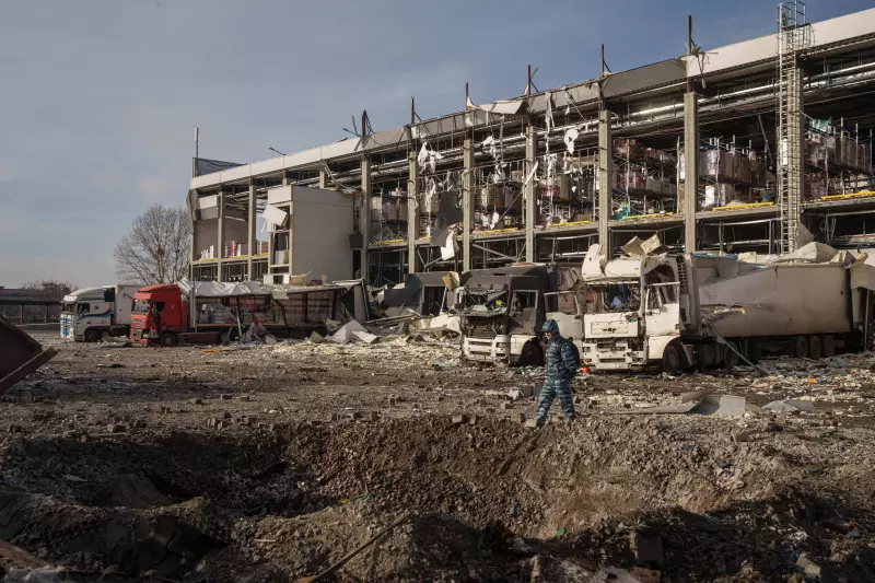 Russian Attacks Kill 7 in Ukraine Amid Peace Talks