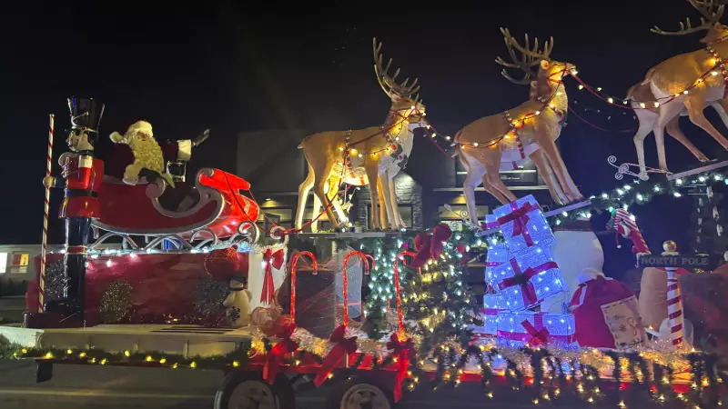 Santa's Parade of Lights Brightens Orléans to Kick Off Holiday Season