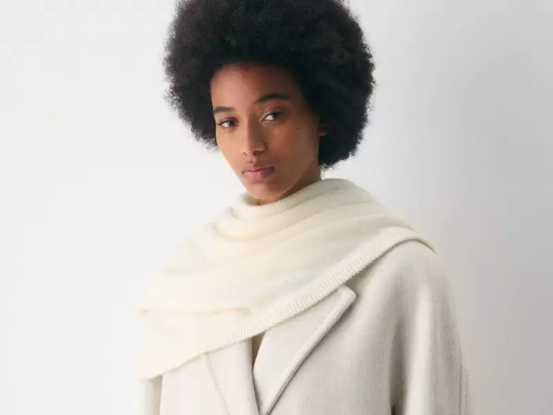 Stay Warm in Style: 5 Must-Have Winter Accessories for Vancouver's Chill