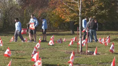 Villanova Students Plant 1,300 Flags in Moving Tribute to Canada's Fallen Soldiers