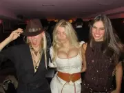 Claudia Schiffer's Daughter Clementine Vaughn Stuns at 21 in NYC