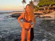 Gracie Hunt's Hawaiian Getaway: Chiefs Heiress Stuns in Bikini