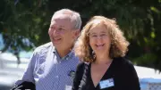 Larry Summers' 2005 Honeymoon on Epstein Island Revealed in Email Dump