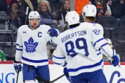 Maple Leafs Dominate Flyers 5-2 as Matthews & Tavares Shine, Tanev Injury Casts Shadow