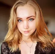 Naomi Seibt: The Anti-Greta Thunberg Seeks U.S. Asylum