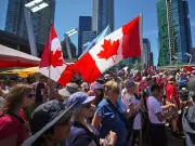 Poll: Canadians Optimistic About Personal Lives, Pessimistic About Country