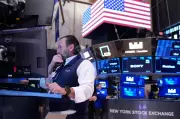 Wall Street Rises as U.S. Government Shutdown Nears End
