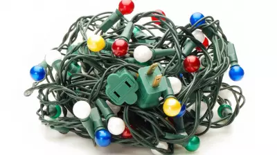 6 Rude Holiday Comments From Family & How Therapists Say to Respond