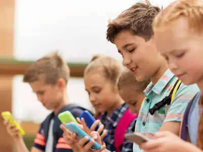 Australia Enforces Social Media Age Limit: A Model for Canada?