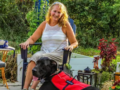 Dear Abby: Wife with MS Considers Divorce After Husband's COVID Risk