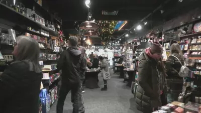 Lethbridge's Last-Minute Christmas Shopping Rush: Businesses Brace for Final Surge