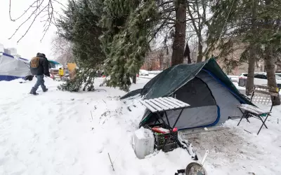 Montreal to Deploy Warming Trailers at Notre-Dame Street Homeless Encampment