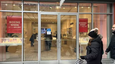 Ottawa Shoppers Brave Frigid Temperatures for Boxing Day Bargains