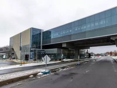 REM Service Halted: Technical Issue Stops Trains Between Bois-Franc and Deux-Montagnes