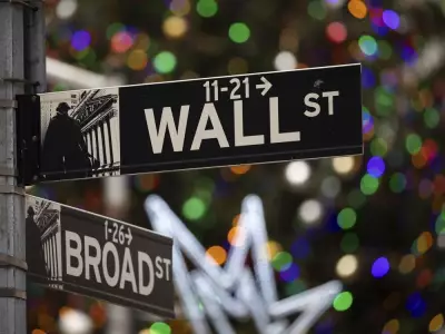 Stocks Hold Steady as Santa Claus Rally Period Begins on Wall Street
