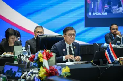 Thai and Cambodian Diplomats Meet in China to Cement Ceasefire