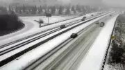 Boxing Day Snowstorm Hits GTA: 8-12 cm of Snow Prompts Warnings