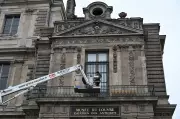 Louvre Installs Security Bars After $102M Jewel Heist, Bolstering Defenses