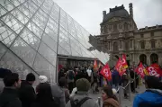 Louvre Workers Extend Strike as Museum Partially Reopens in Paris