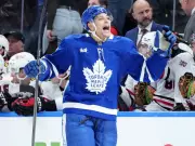 Maple Leafs Stage Dramatic Third-Period Comeback to Defeat Blackhawks 3-2