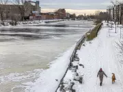 Montreal Weather: Flurries to Clear Skies, High of -9°C on Dec 27