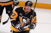 Sidney Crosby Surpasses Mario Lemieux as Penguins All-Time Points Leader