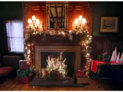 Windsor's Festive Weekend: Santa Parade, Willistead Tours & Holiday Markets