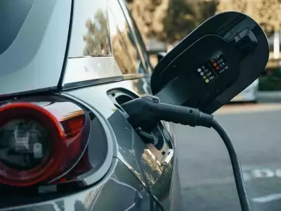 Alberta's Oil Economy Faces 10-Year Deadline as EVs Surge, Experts Warn