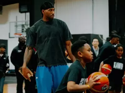 Kawhi Leonard Returns to Toronto for Youth Clinic, Unveils Mural of Iconic Shot