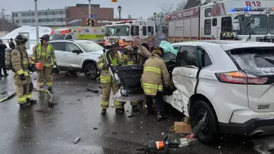 Ottawa Firefighters Rescue Trapped Driver After Witnessing Carling Avenue Collision
