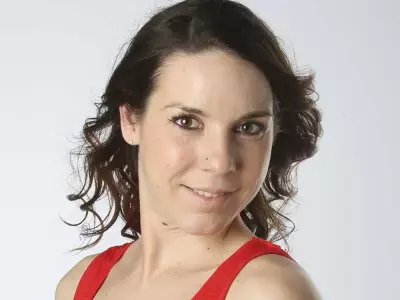 SUNshine Girl Amy: Outdoor Enthusiast with Astronaut Dreams