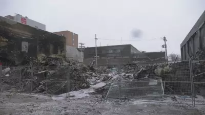 Winnipeg's Manwin Hotel cleanup halted over asbestos; city eyes acquiring property
