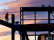 Canadian Economy Stalls in November as Manufacturing Sector Declines