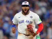 Google's 2025 Top Searches in Canada: Baseball, Politics & Labubu