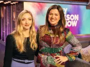 Kelly Clarkson and Amanda Seyfried's Impromptu 'Beautiful Disaster' Duet Goes Viral