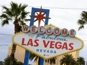 Las Vegas Resort Chain Offers Canadian Dollar at Par to Attract Travellers