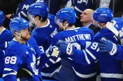 Nylander's 3-Point Return Powers Maple Leafs to 5-0 Victory Over Canucks