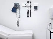 Quebec's Health Reform Collapses: Government Retreats After Doctor Revolt