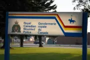 RCMP in Lloydminster hunt for suspect after man shot in attempted carjacking