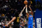 Shai Gilgeous-Alexander Drops 30 as Thunder Rout Short-Handed Warriors 131-94