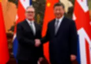 Starmer and Xi Seek Stronger UK-China Ties Amid Trump's Global Trade Shifts