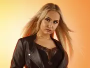 SUNshine Girl Sunny: Toronto's Green-Eyed Beauty & Makeup Artist