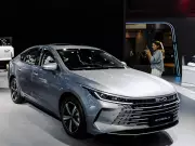 Tesla Loses EV Crown to BYD After 8.6% Sales Drop in 2025