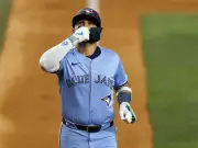 Toronto steakhouse offers Bo Bichette 'steak for life' to re-sign with Blue Jays